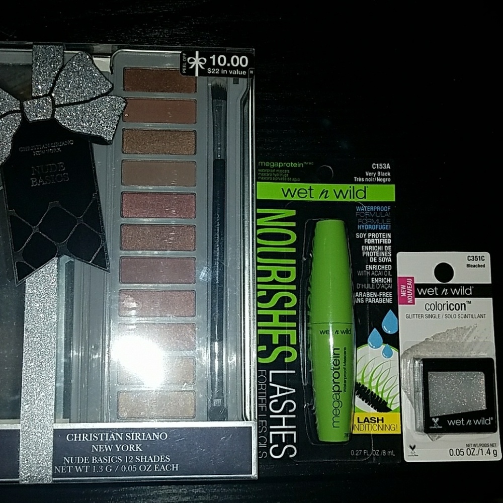 Makeup - Picture 1 of 1